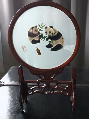 Round Embroidered Silk Panda Table Screen